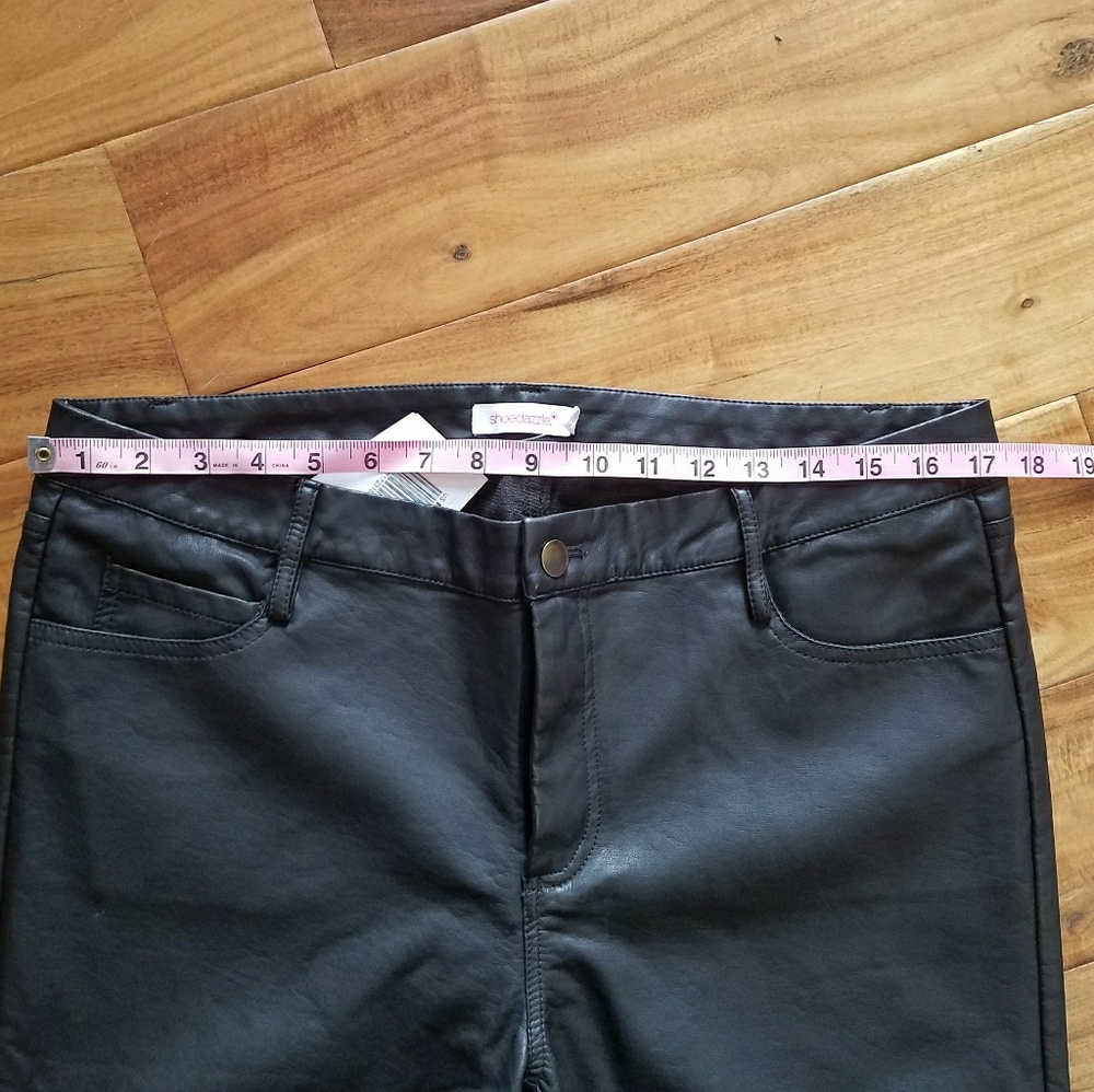 NWT Faux Leather Skinny Jeans - Picture 4 of 5
